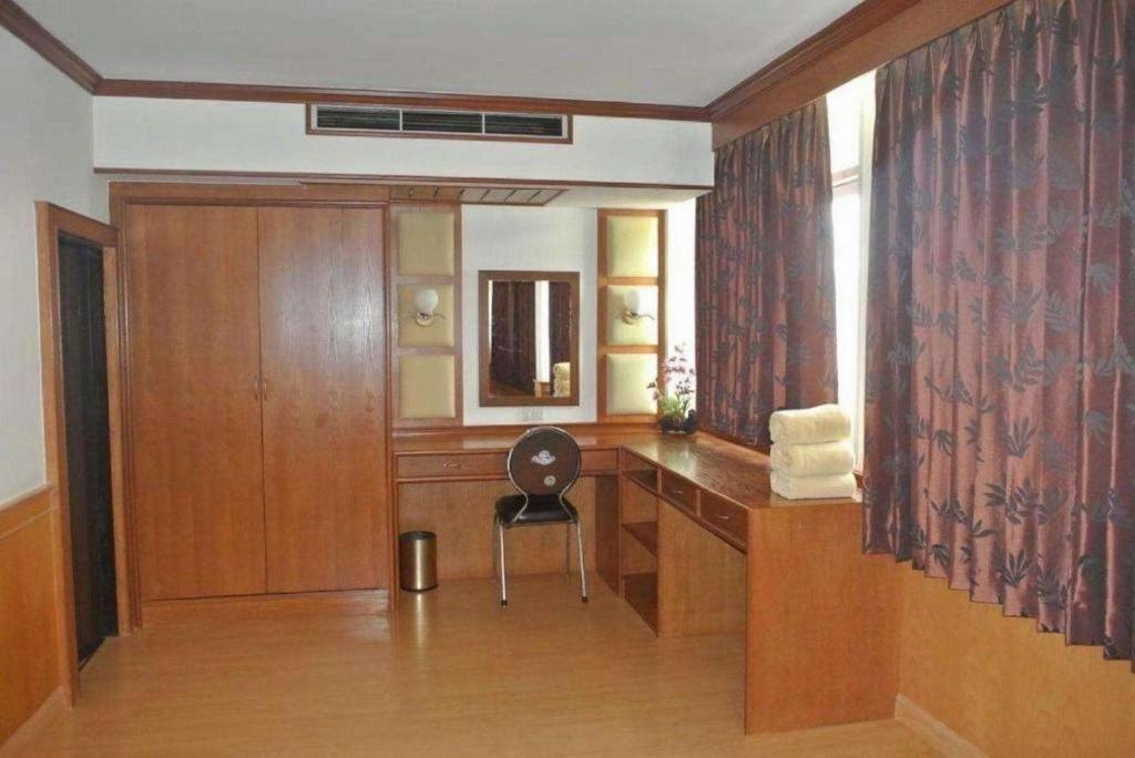 Supak Hotel Kalasin Zewnętrze zdjęcie