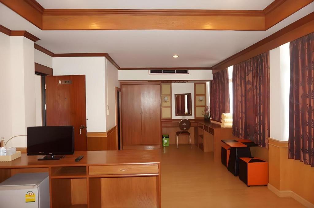 Supak Hotel Kalasin Zewnętrze zdjęcie